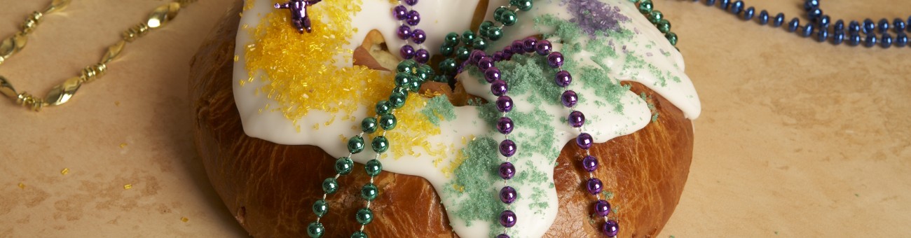 Easy King Cake Recipe - Mardi Gras OwlbBaking.com